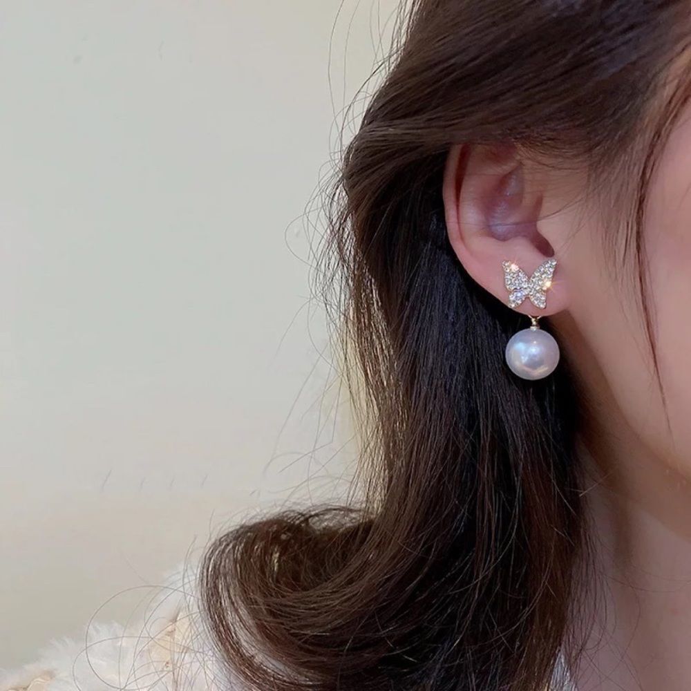 💎122💎 Goldtone‎ Diamond Butterfly Pearl Earrings - Picture 5 of 16